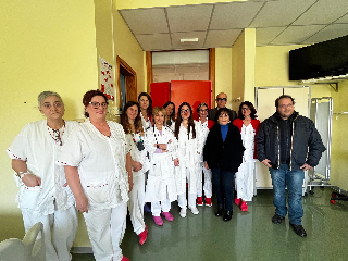 Oncologia San Benedetto, donati da "Prevenzione Donna" 21 televisori per le postazioni chemioterapiche